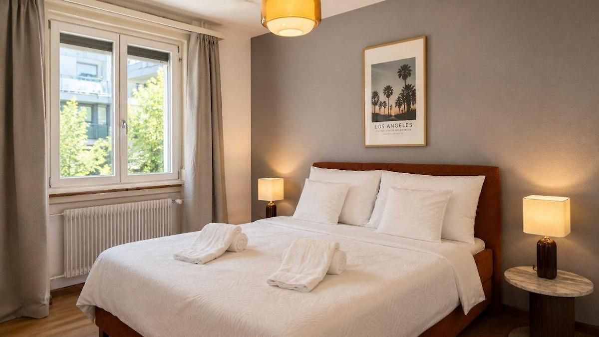 Acacia Bright 3-room