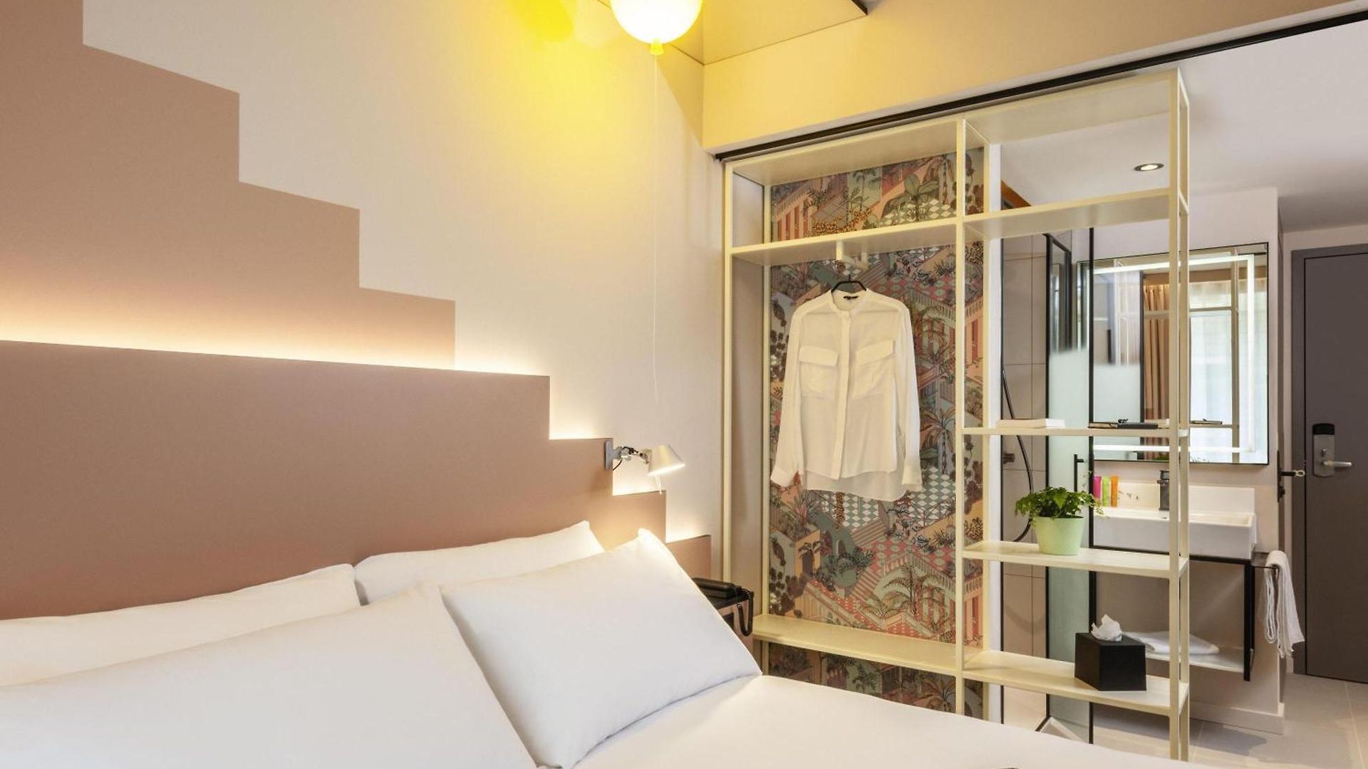 Hotel Ibis Styles Center 3*