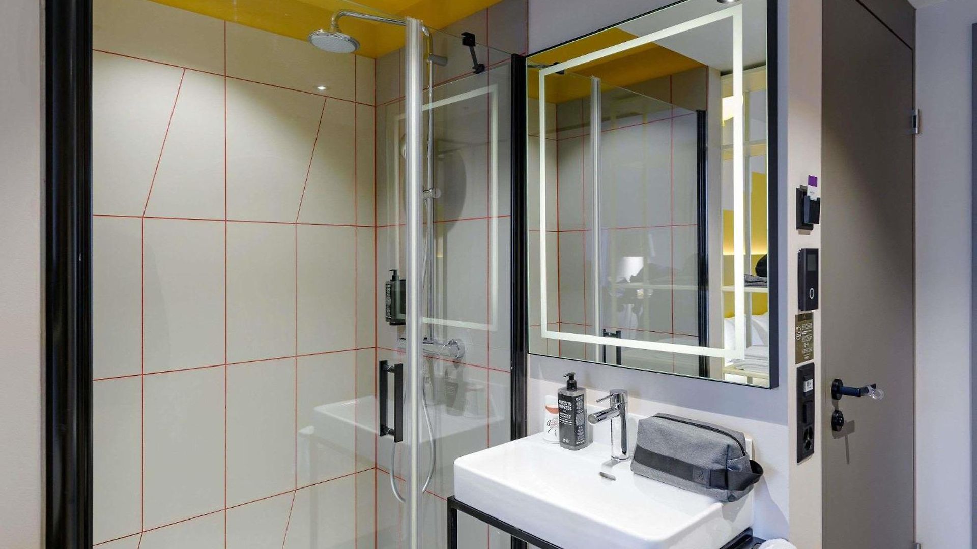 Ibis Styles Center 3*
