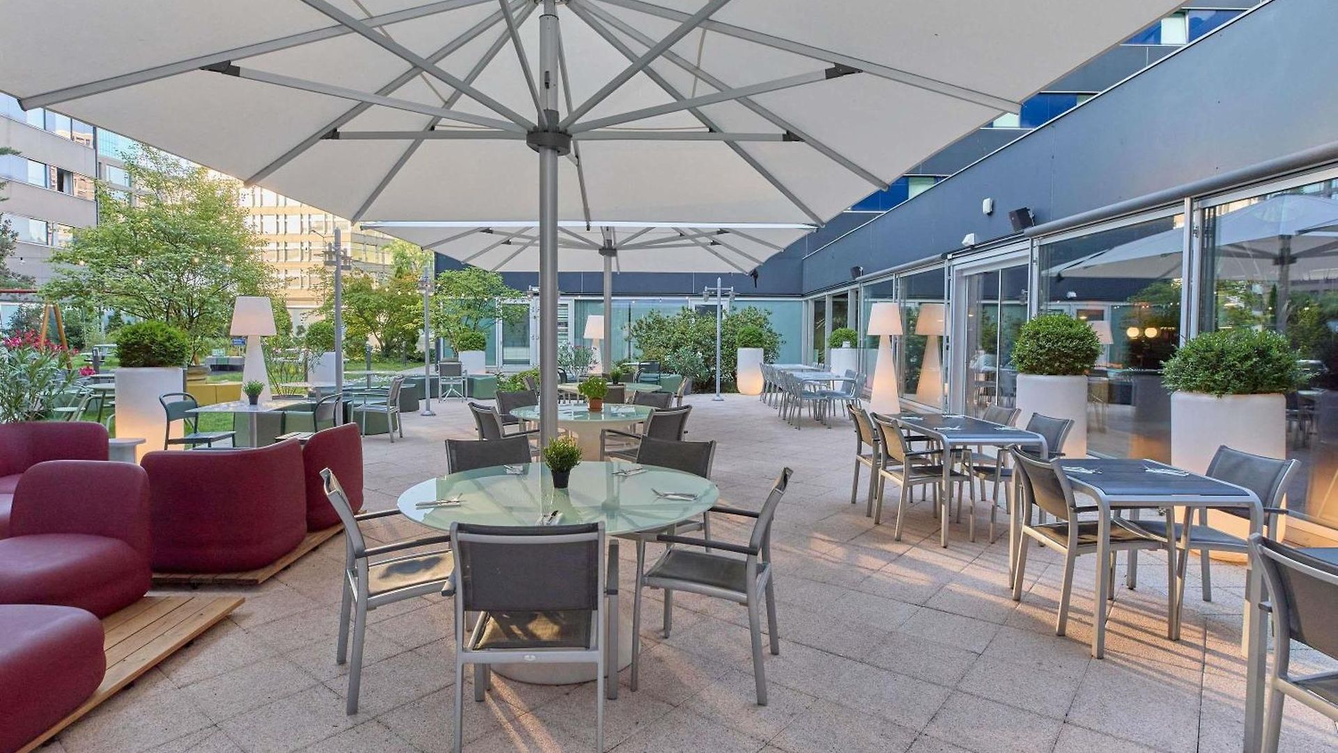 Ibis West Hotel 3*