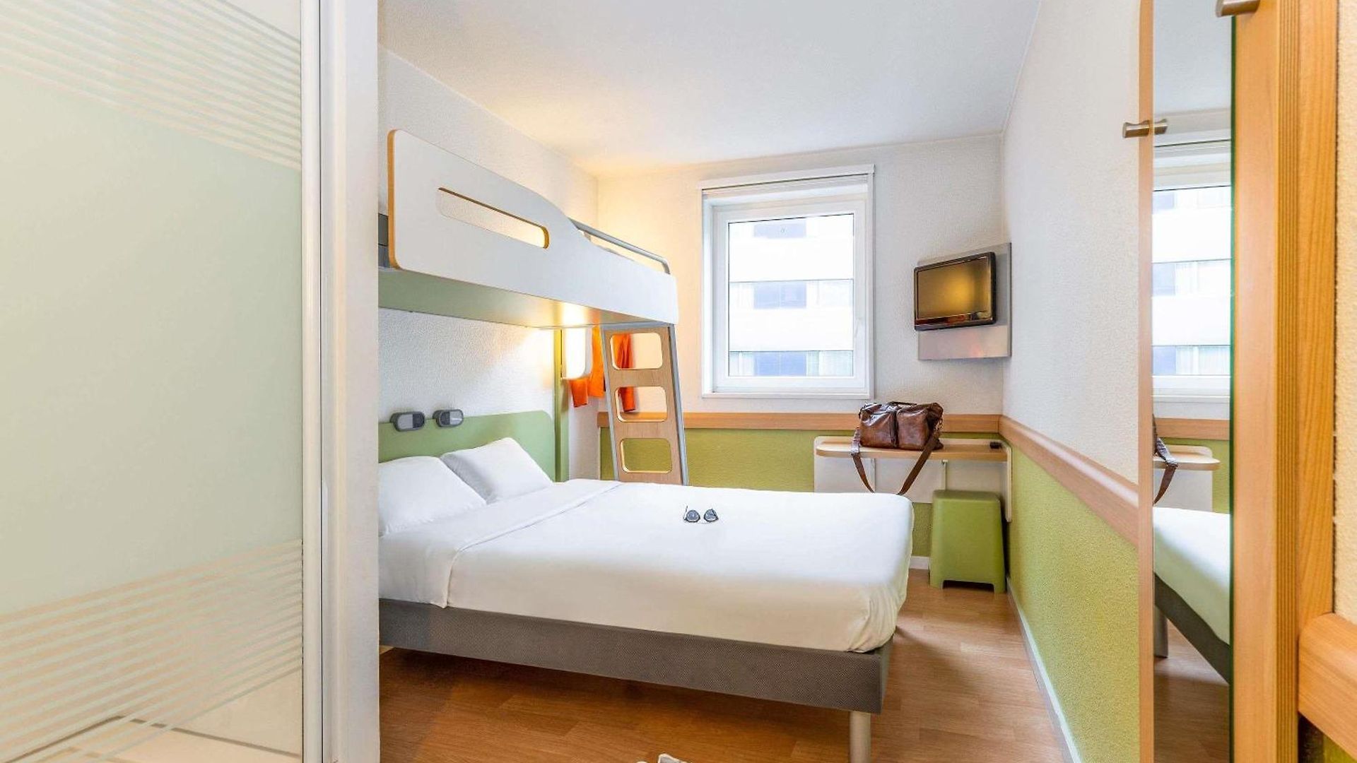 Hotel Ibis Budget West