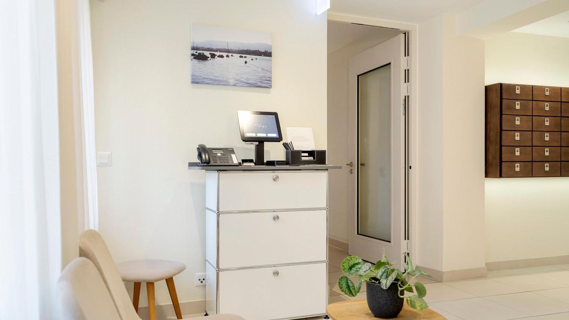 - Kieselgasse 4* Zurich
