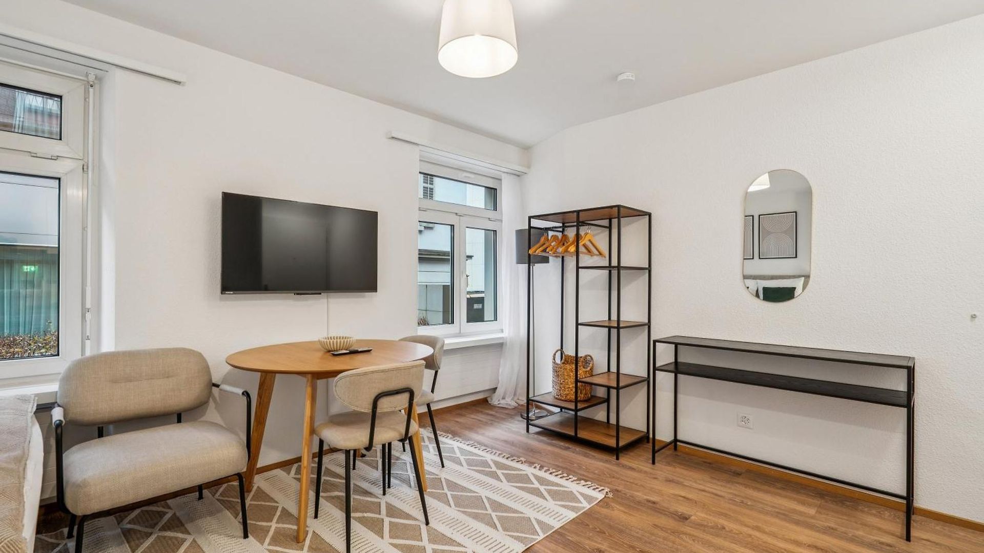 Apartment Exclusive Near Center - Color 4