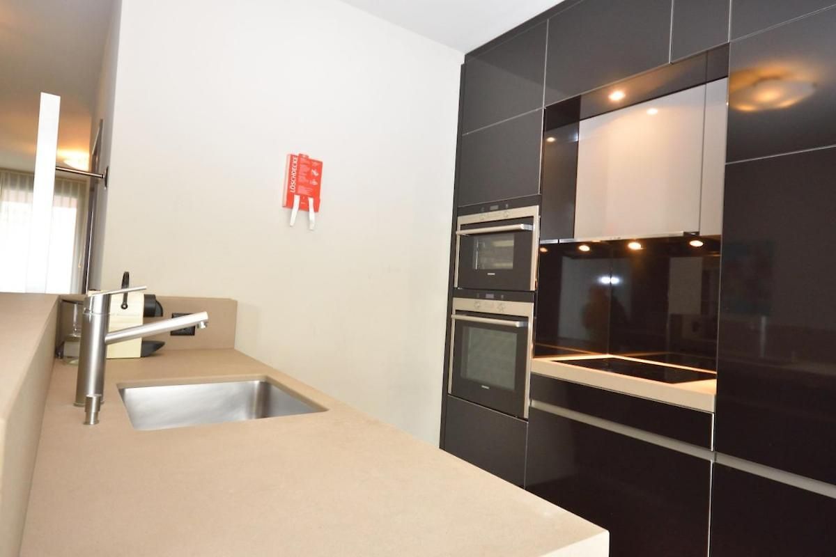 1br - Modern, Stylish, Centrally Located - Baron 26 Apartment *