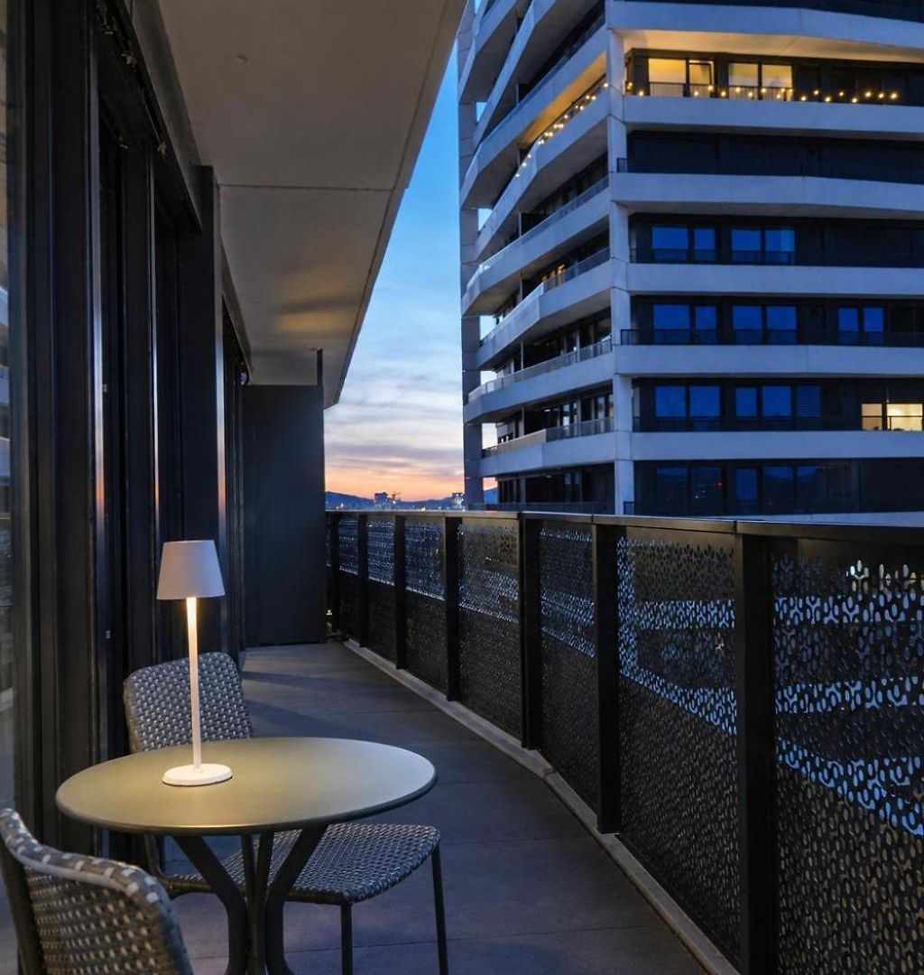 Apartment Skyline Mit Eckterrasse Zurich
