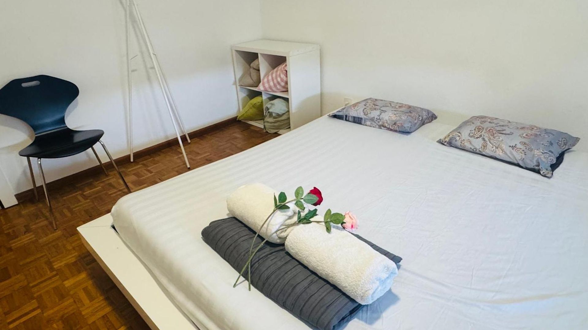 Side Center In Friendly Area * Zurich