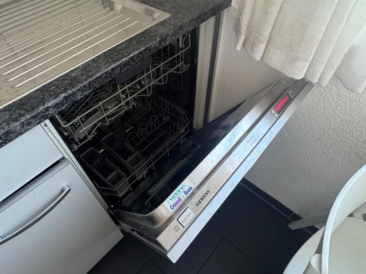 Apartment Side Center In Friendly Area *