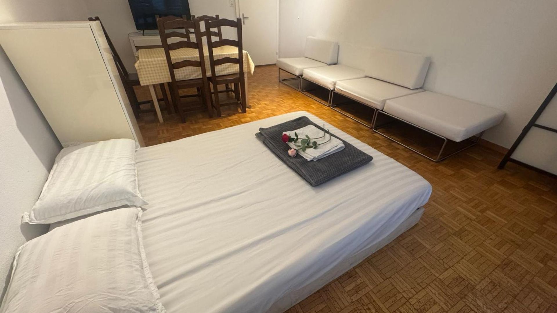 Apartment Side Center In Friendly Area Zurich