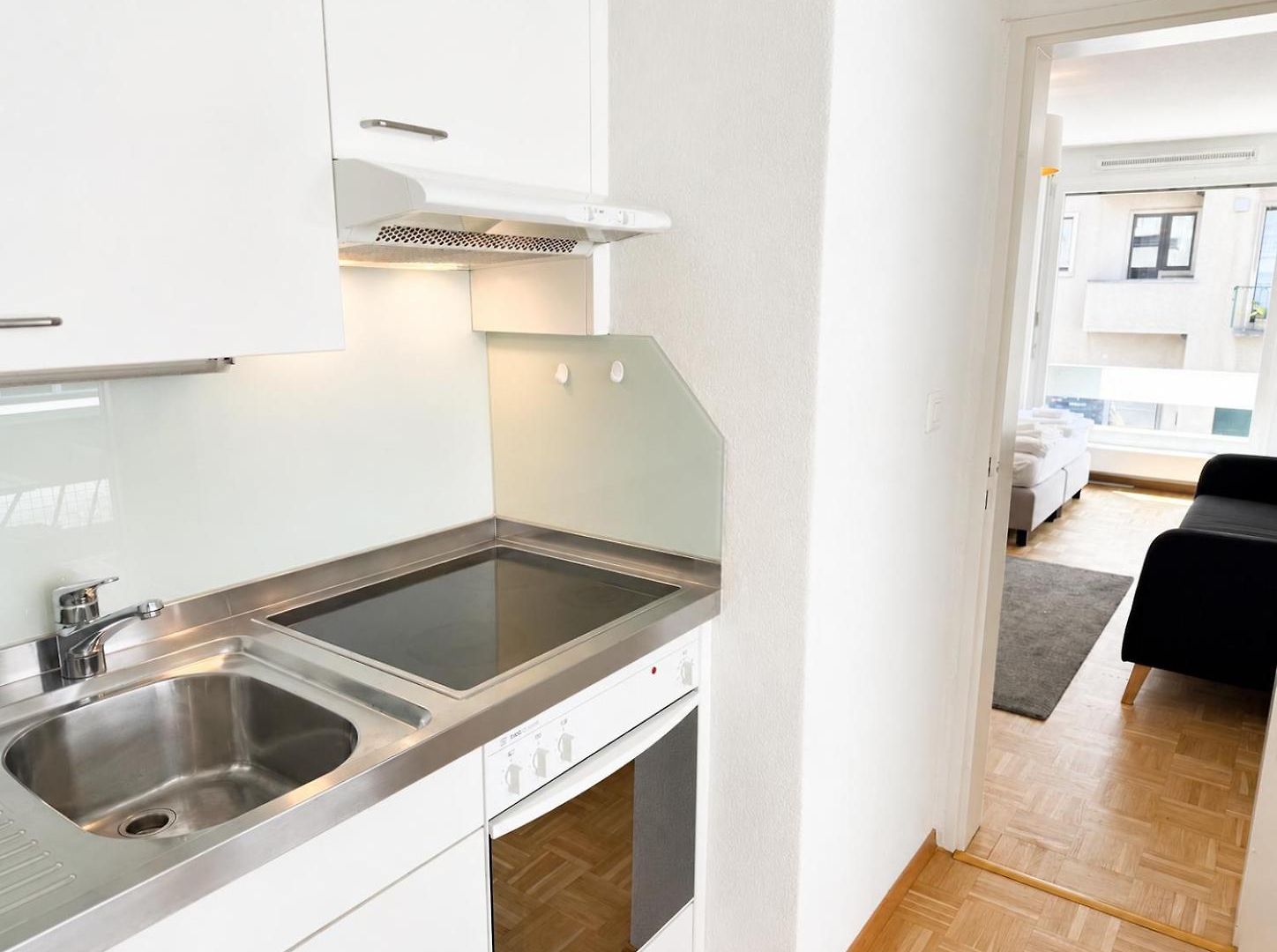 Stylish At Excellent Location - Art 1 Apartment *