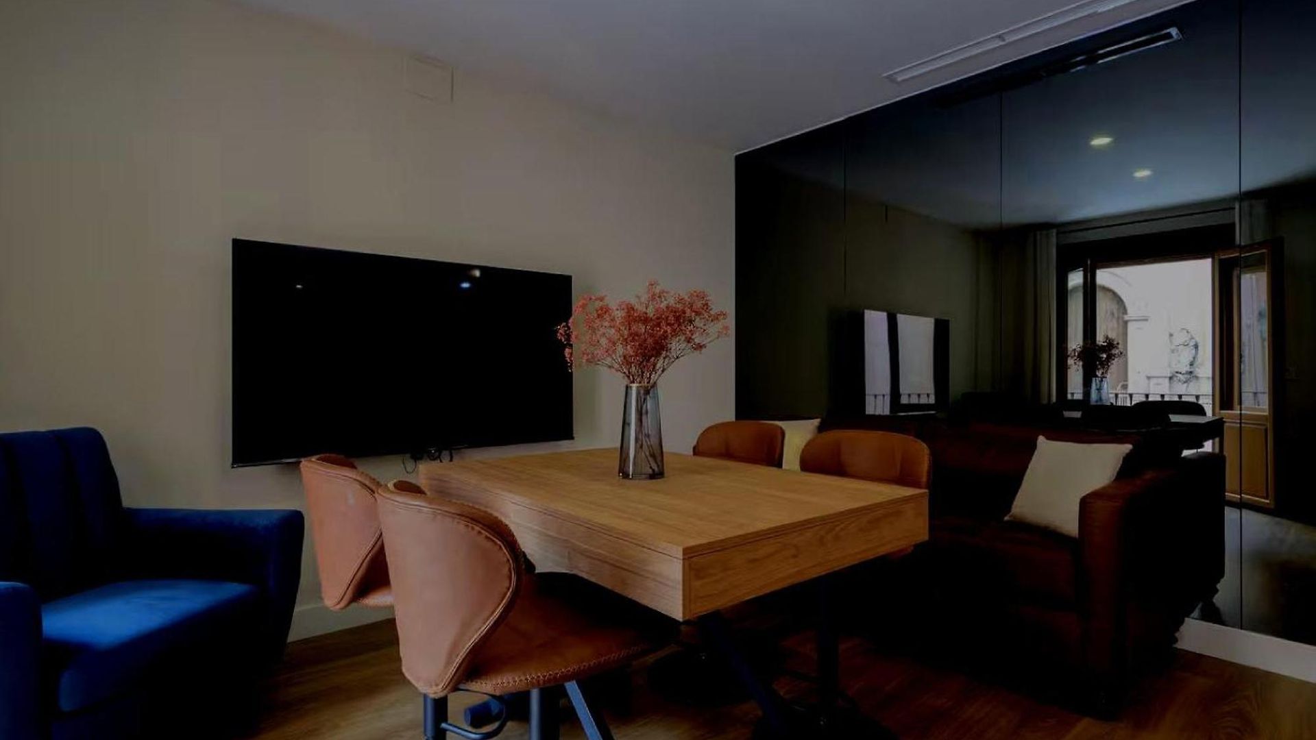 Rauscher Apartment *