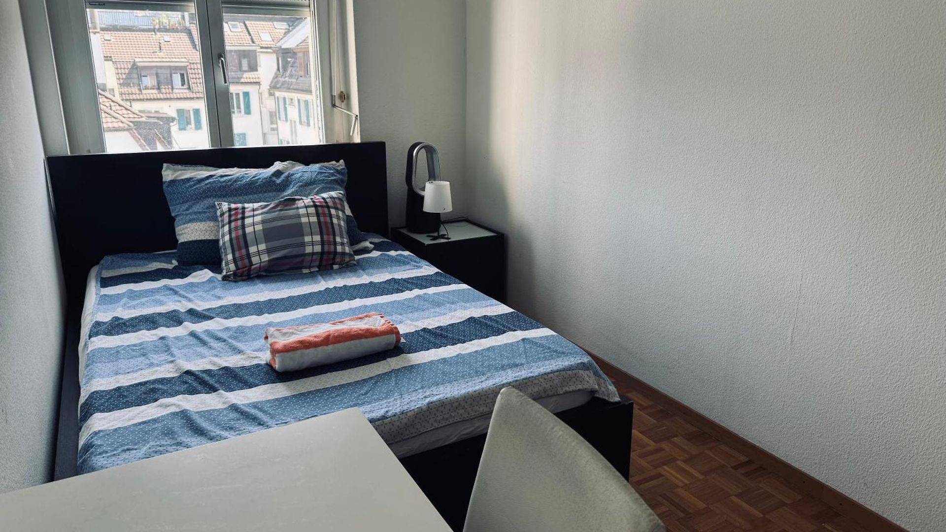 Apartment Side Center In Friendly Area