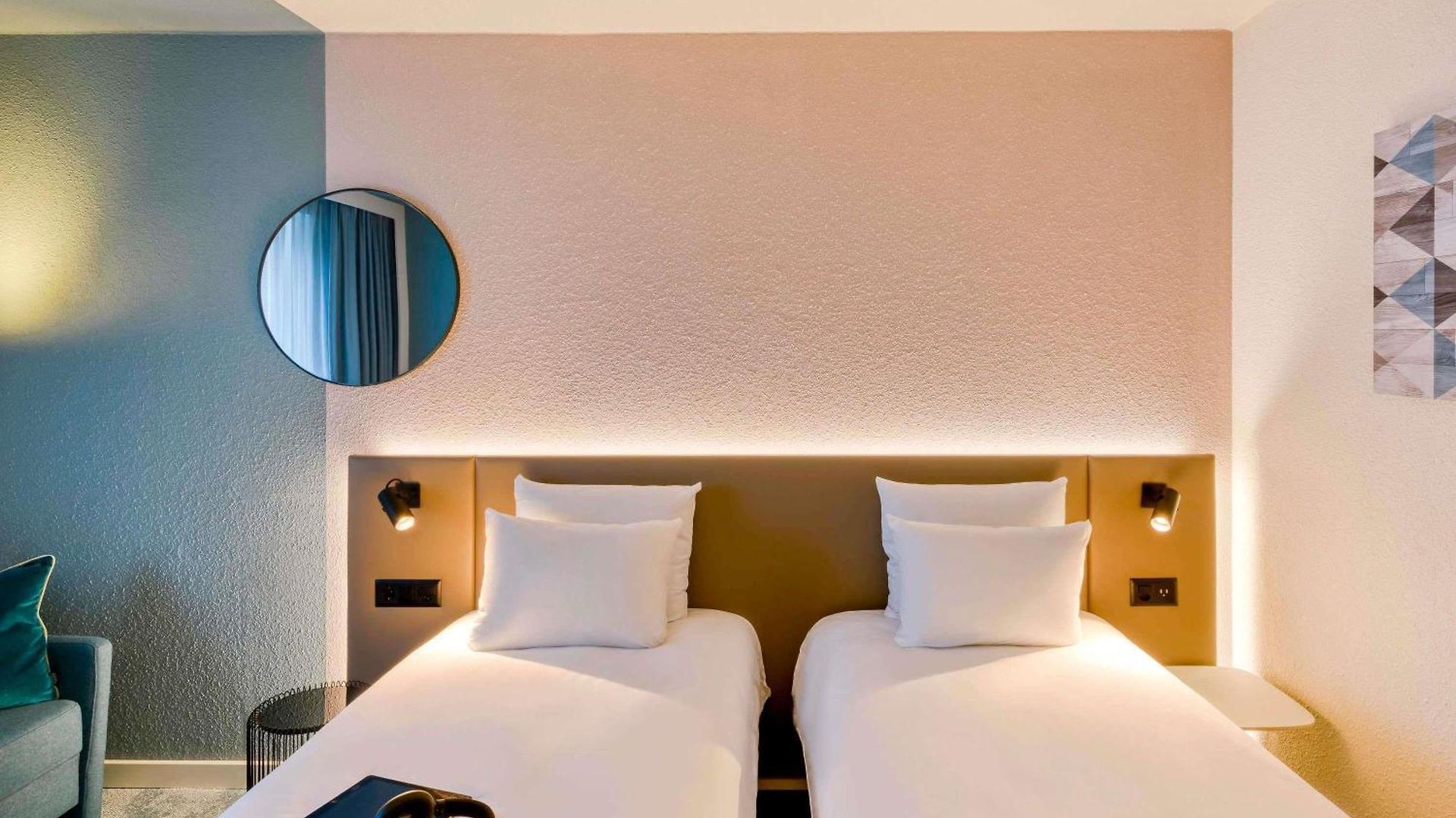 Novotel West Hotel 4*