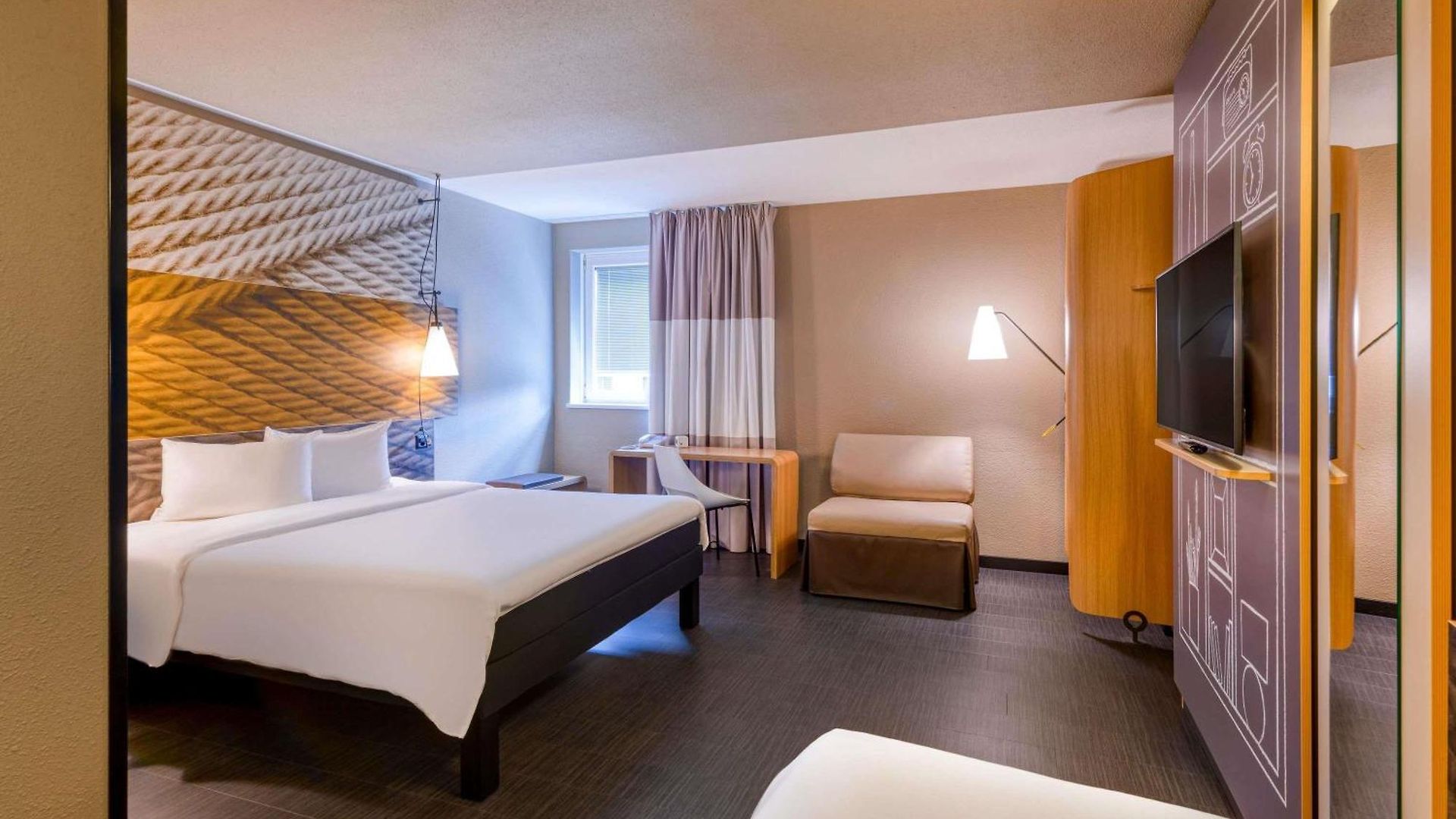 Ibis West