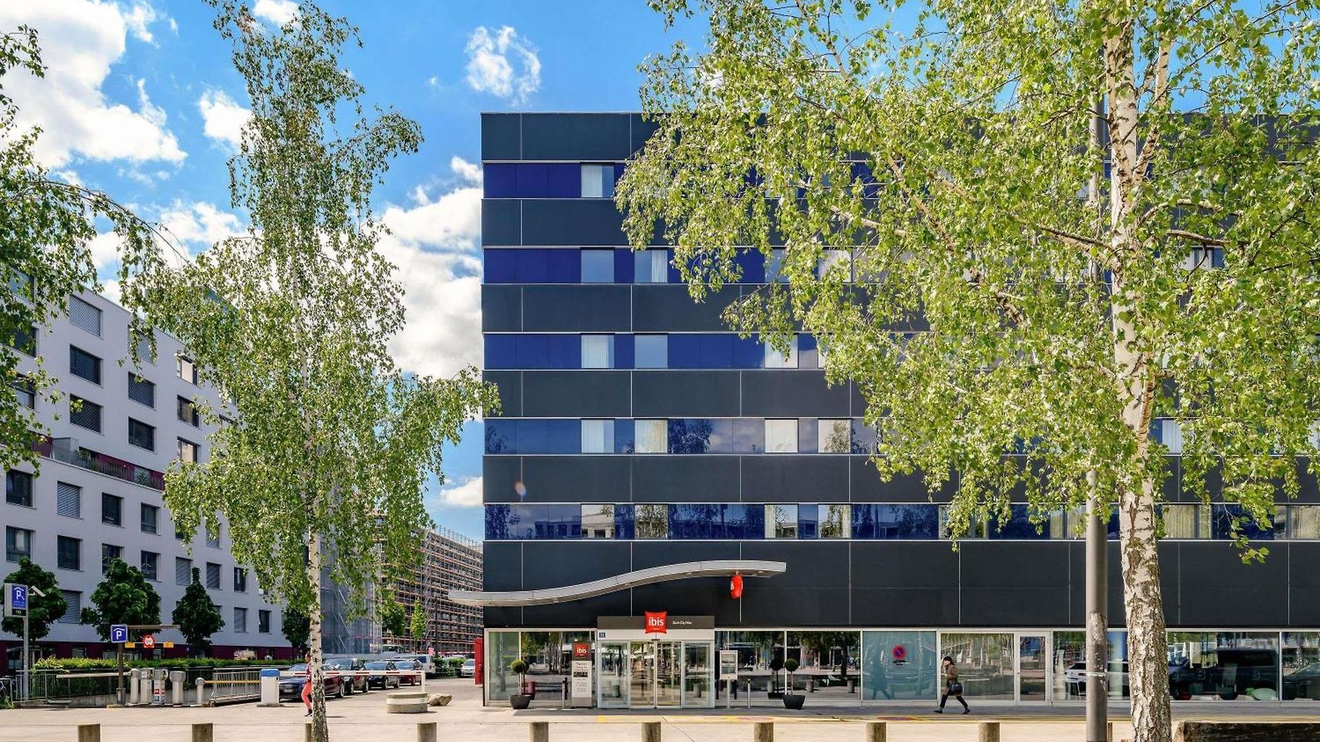 Ibis West Hotel 3*