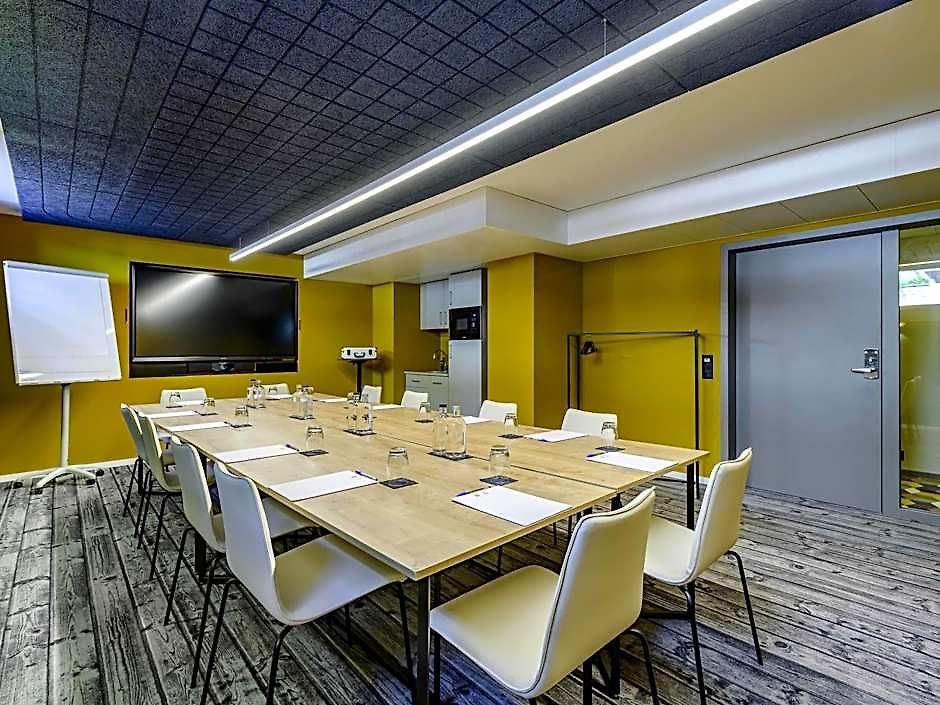 Ibis Styles Center