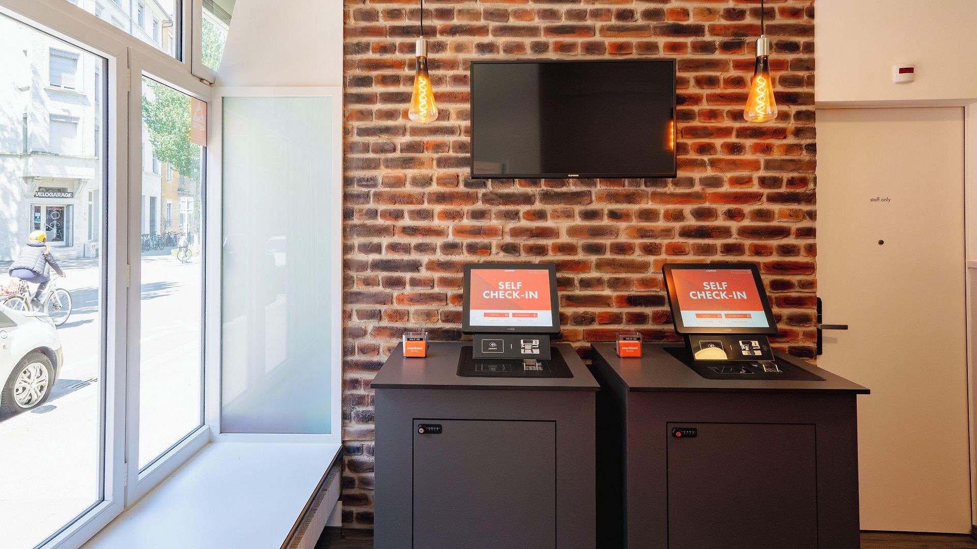 Easyhotel Limmatplatz 2*