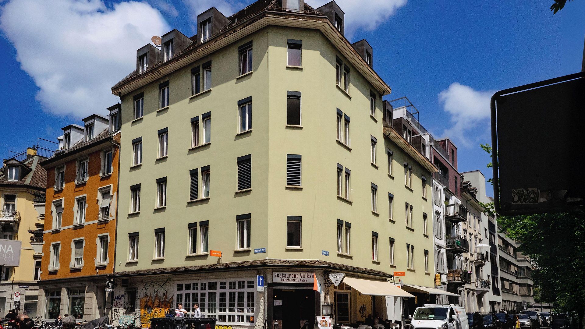 Easyhotel Main Station 3*