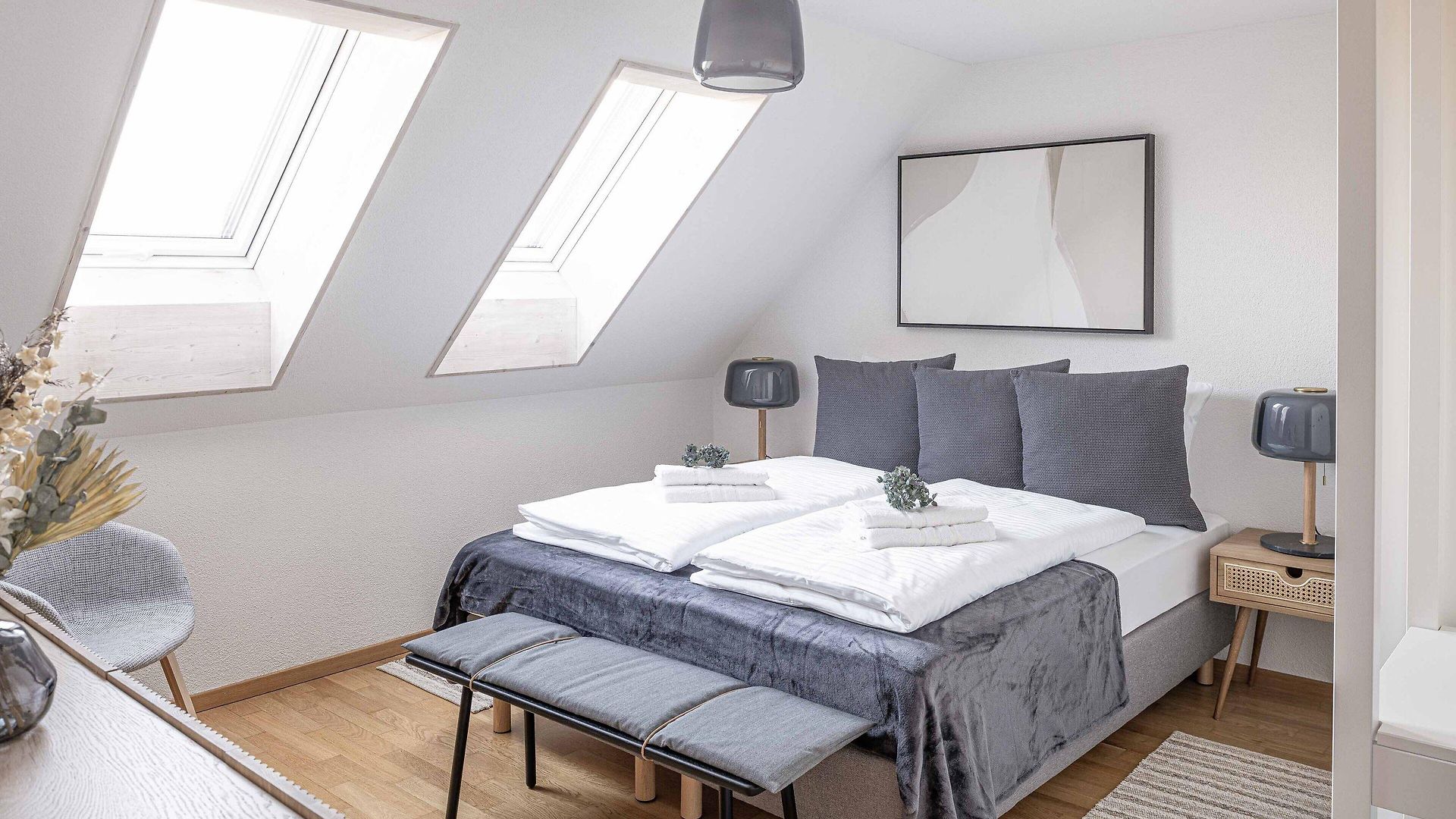 Modern 3bdr Duplex With Skyroof In Trendy West Apartment *