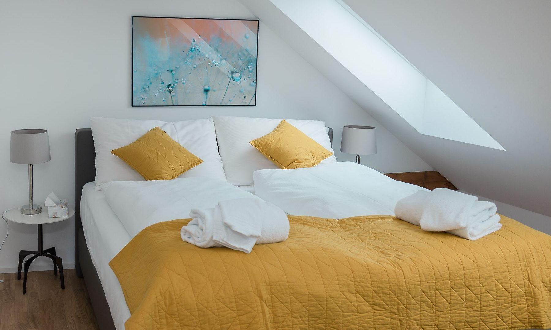 Apartment Furnished Homes *