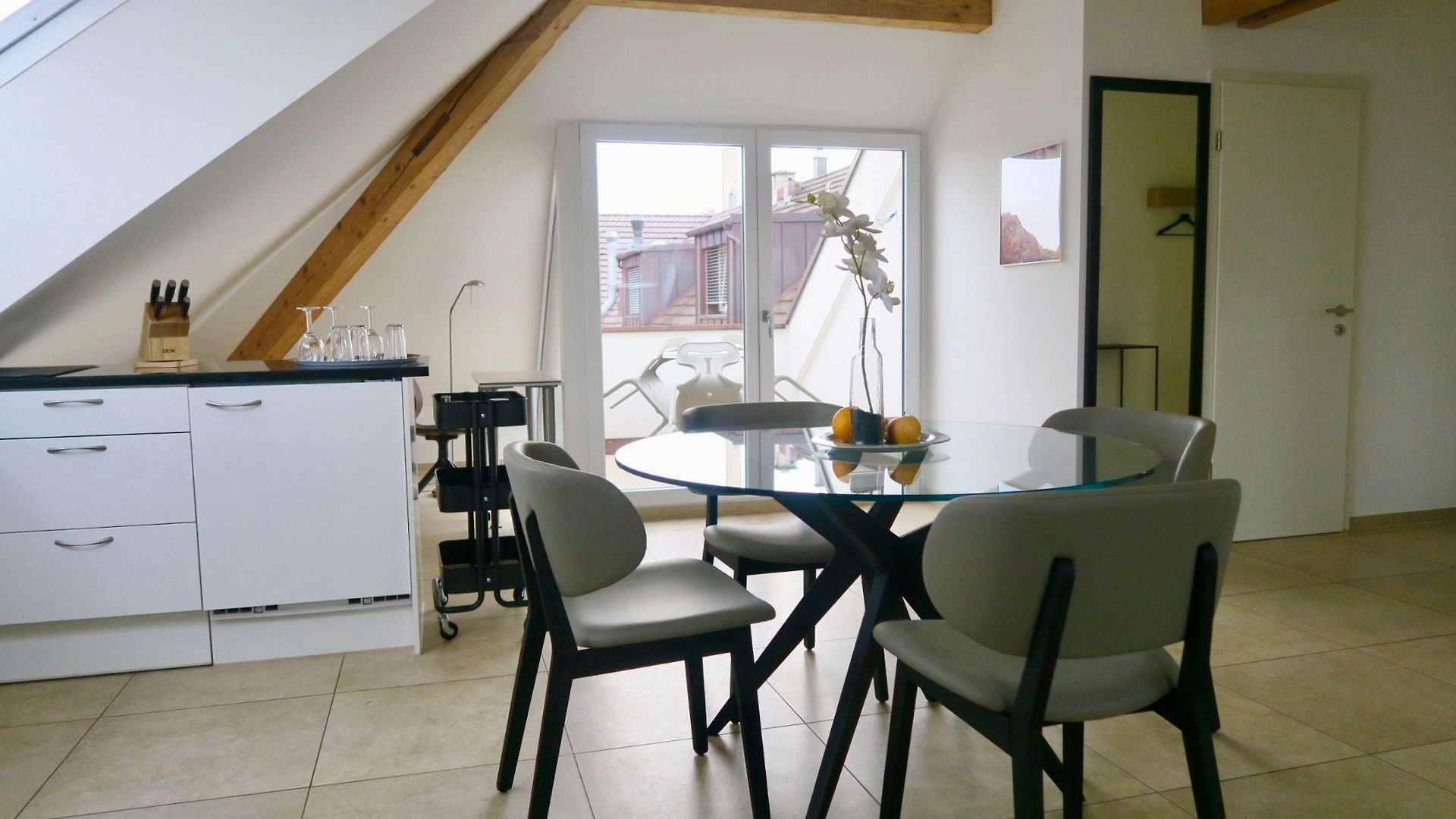 Furnished Homes *