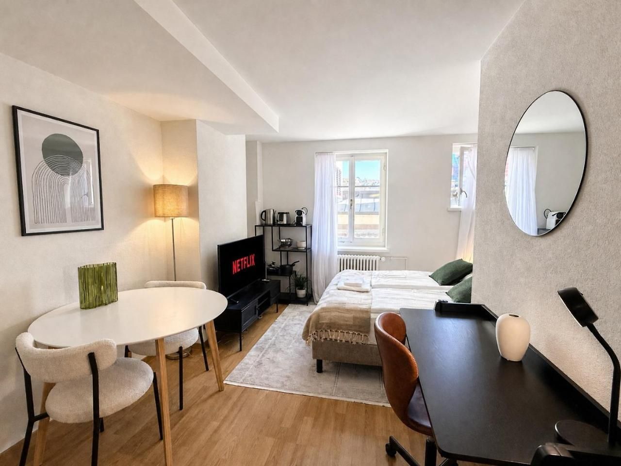 In A Perfect Location - Stork 35 Zurich
