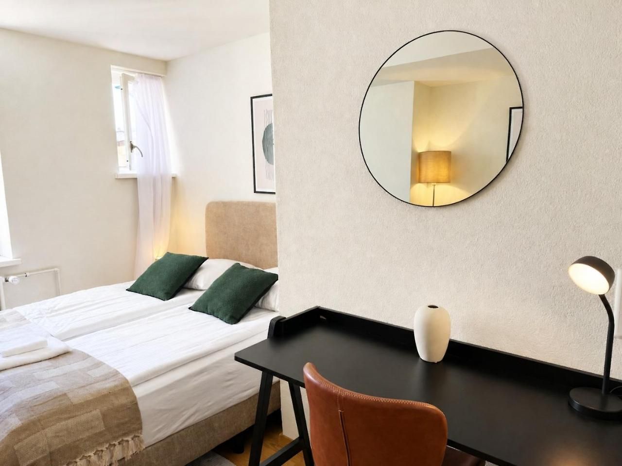 In A Perfect Location - Stork 35 Zurich
