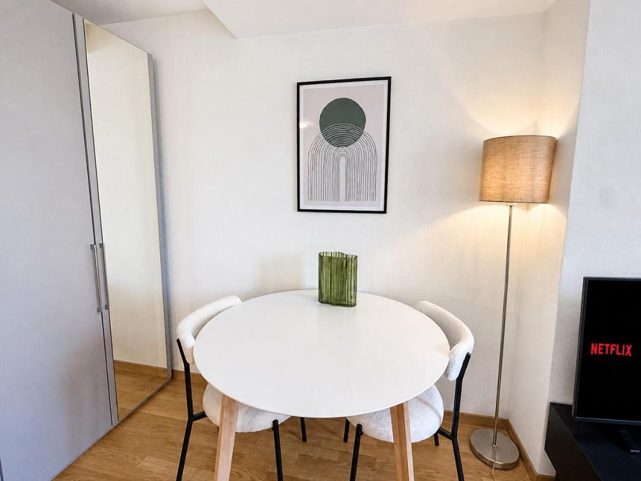 In A Perfect Location - Stork 35 Apartment Zurich