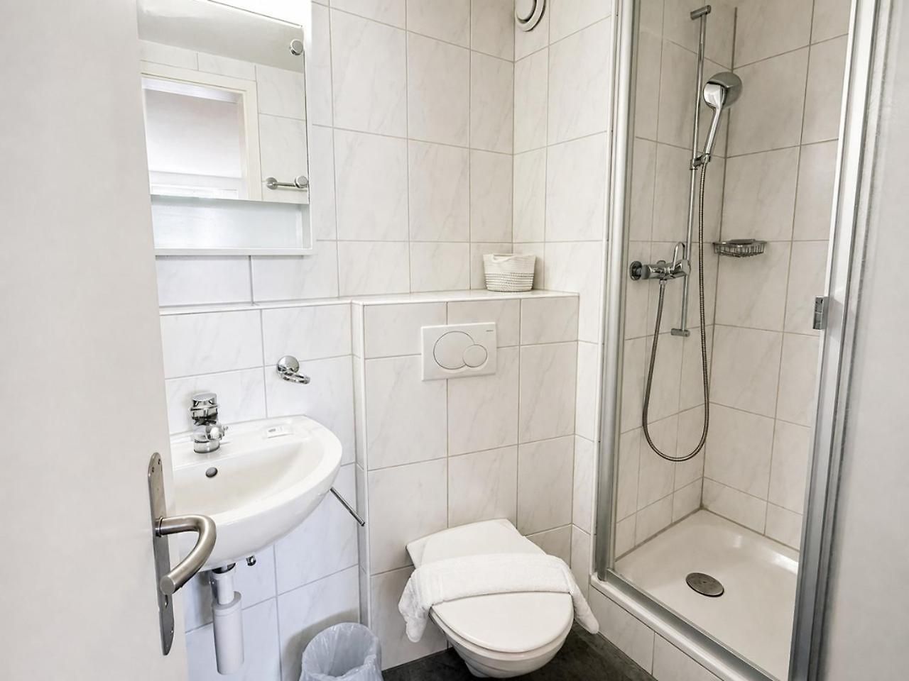 In A Perfect Location - Stork 35 * Zurich