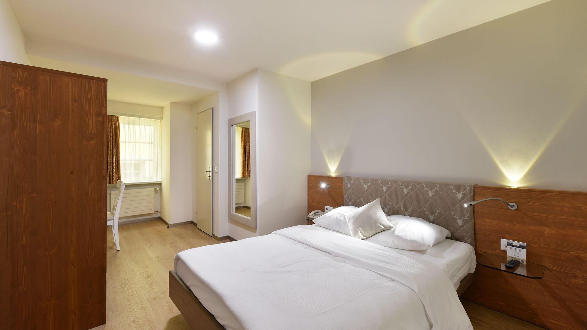 Hirschen Hotel 3*