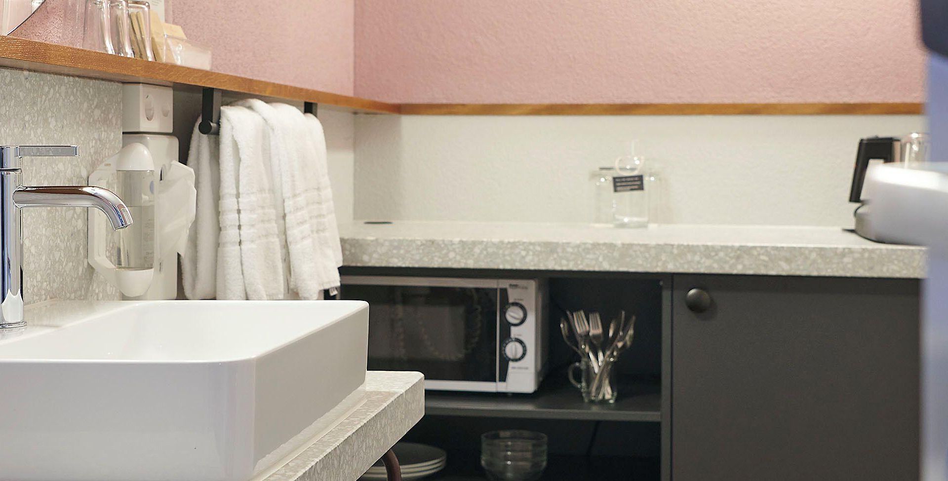 Hotel Hottingen - Near Old Town And 3*