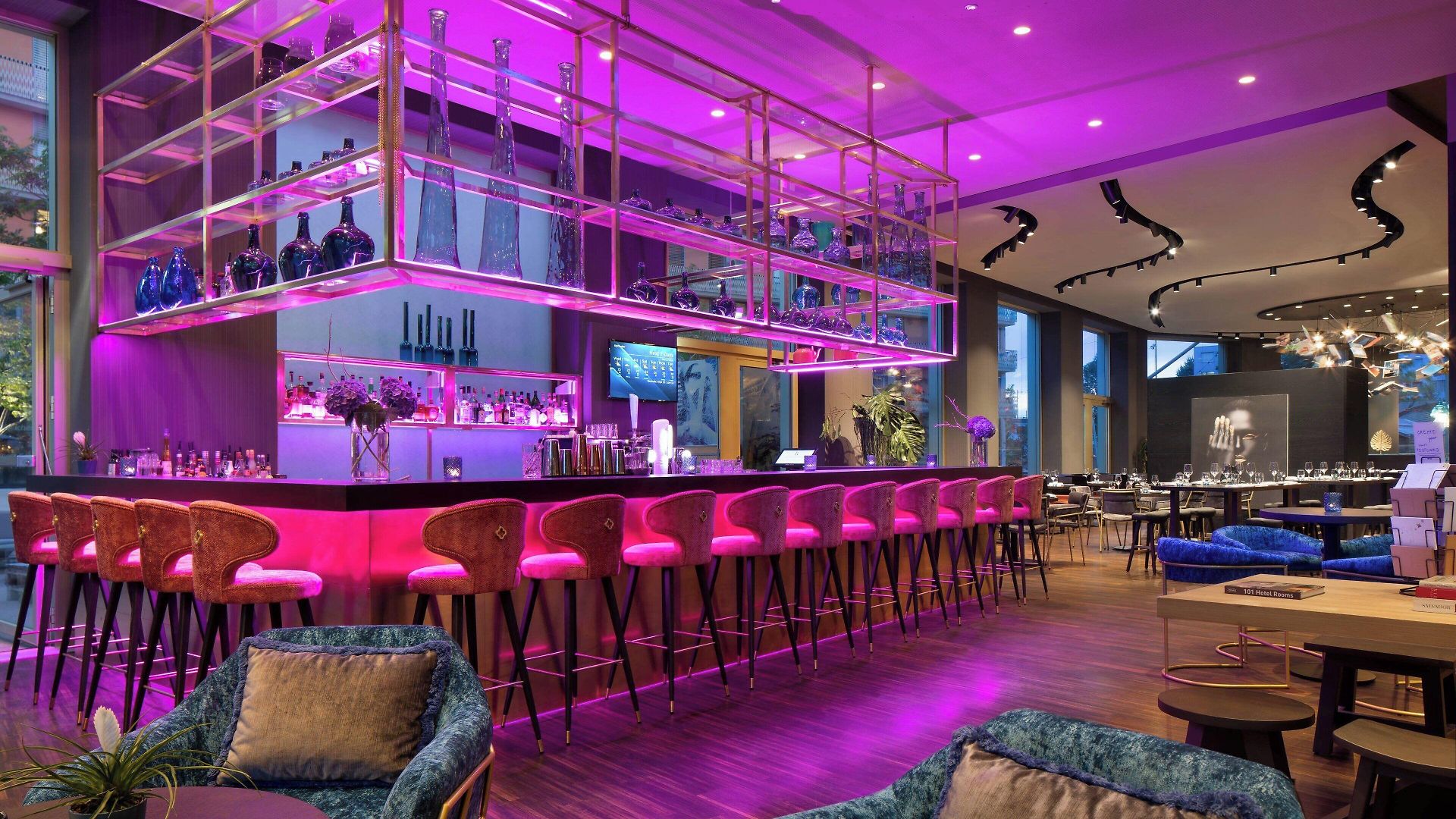 Renaissance Tower 5*