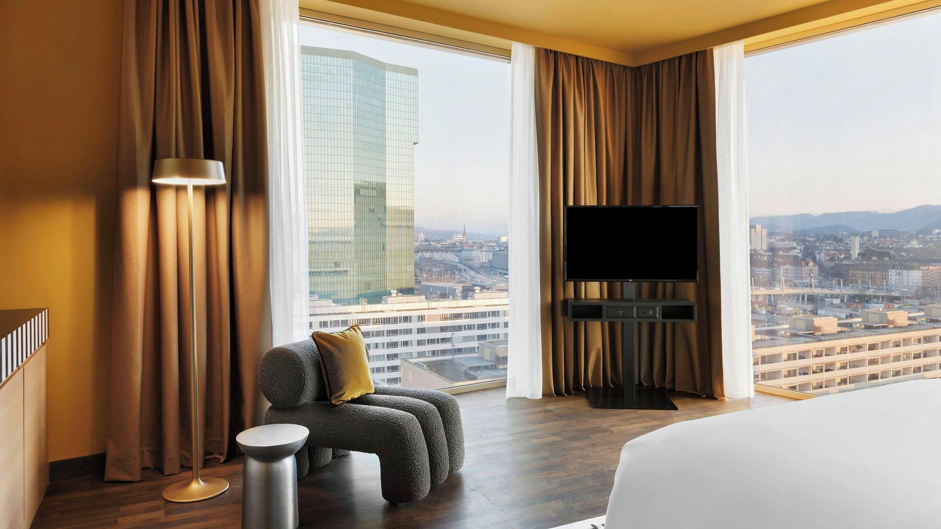Renaissance Tower Hotel
