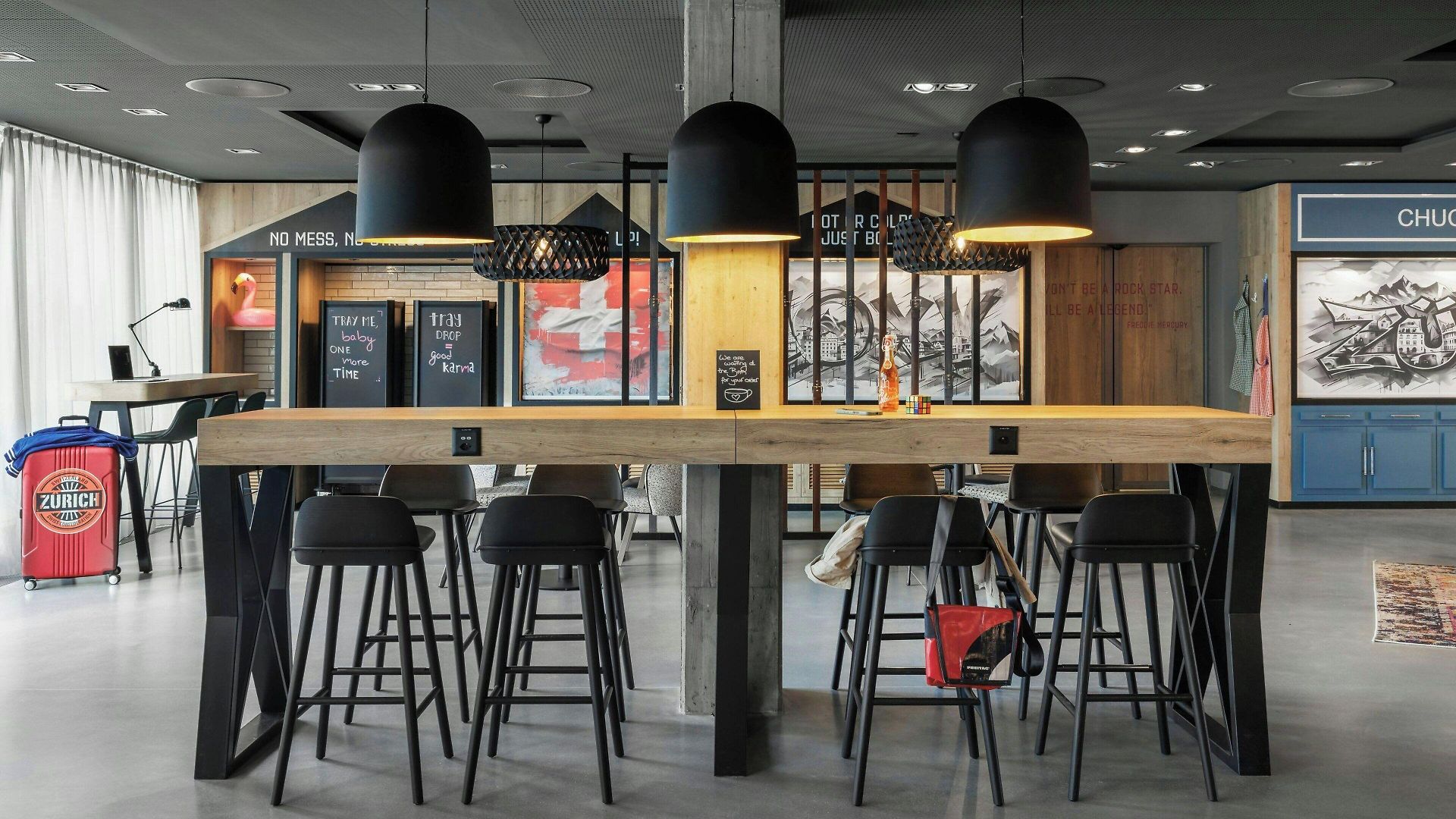 Moxy Hotel 3*