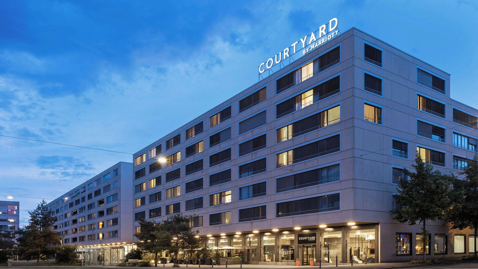Courtyard By Marriott North Hotel 4*