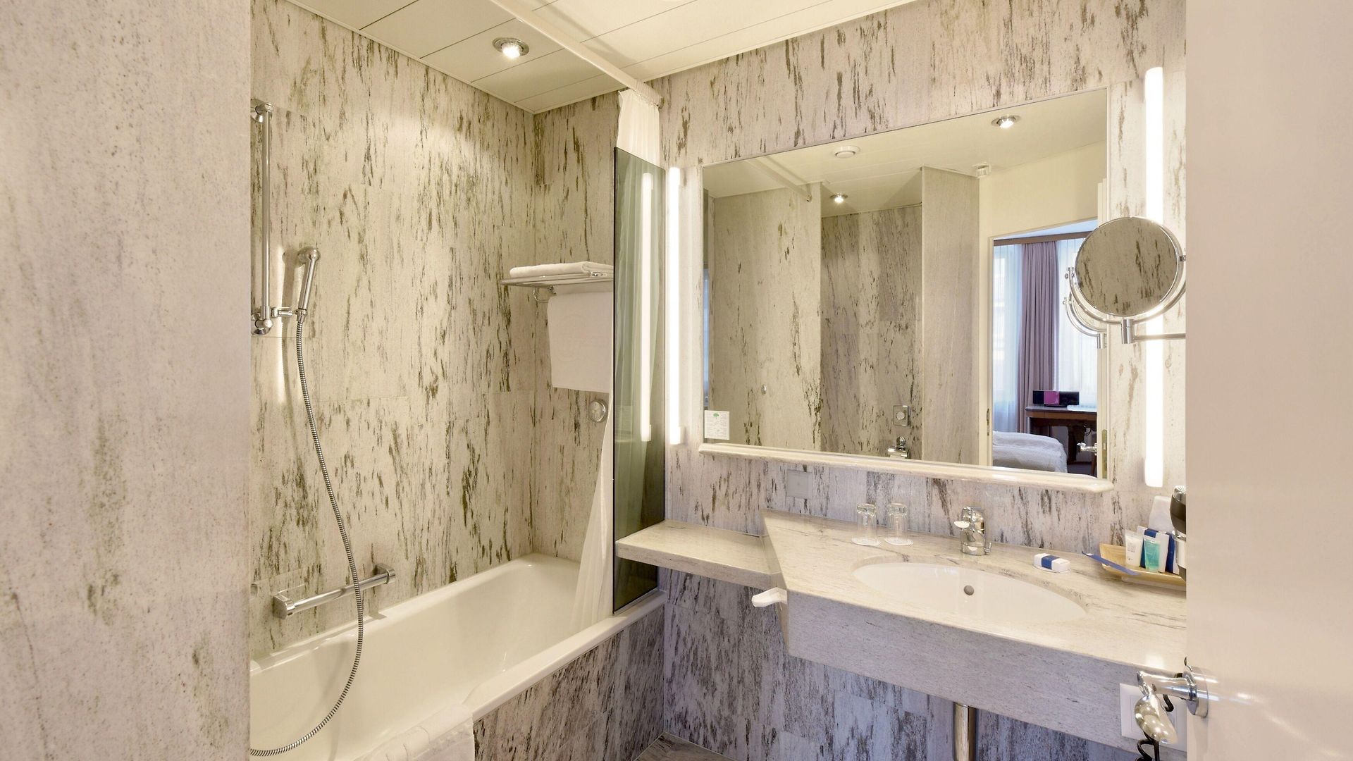 Hotel Glaernischhof By Trinity 4*