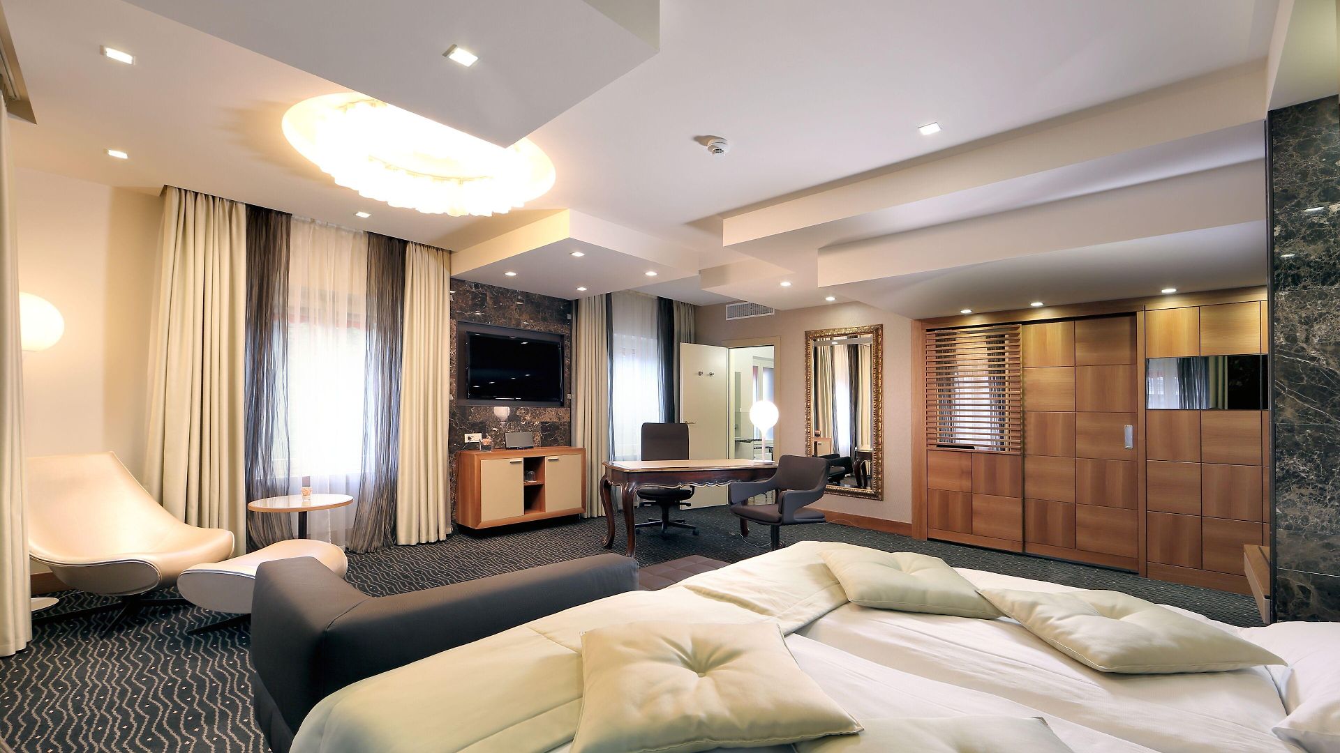 Hotel St.gotthard 4*