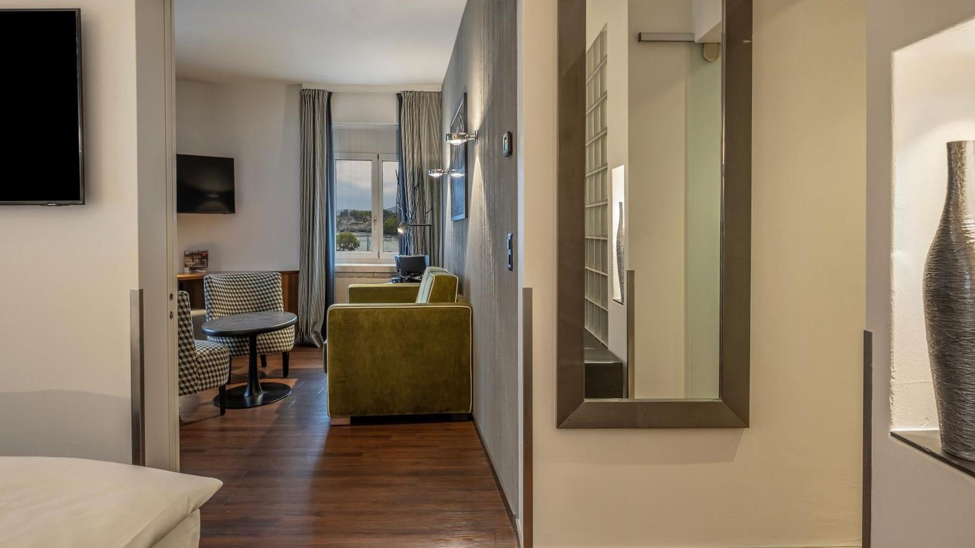 Hotel Plaza 4*