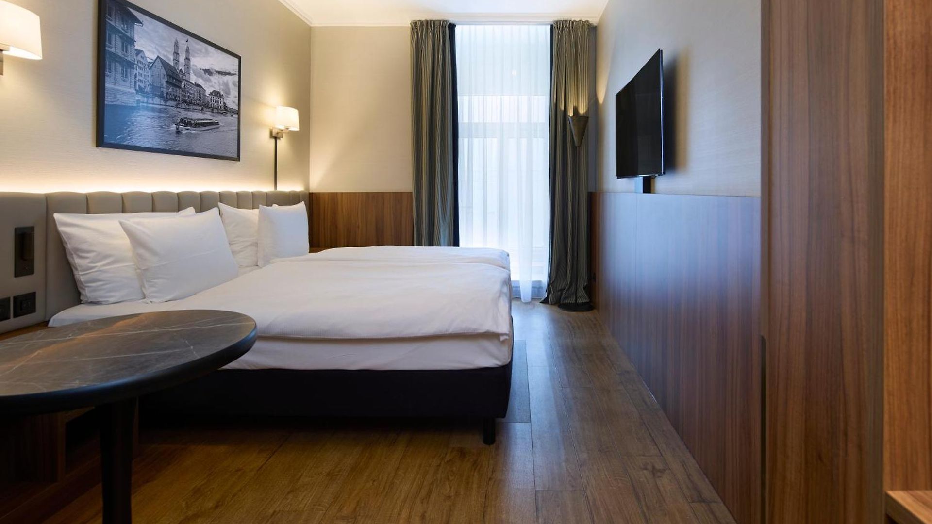 Plaza 4* Zürich