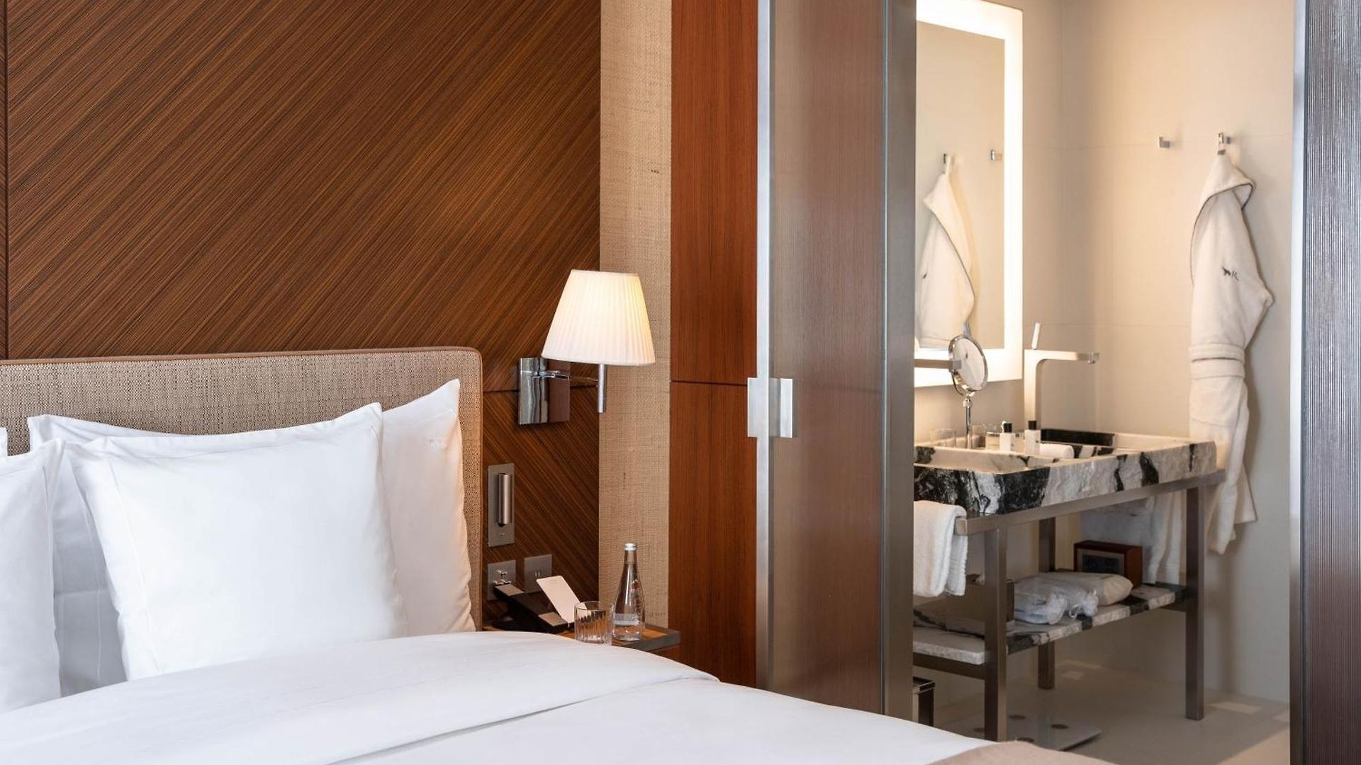 Hotel La Reserve Eden Au 5*