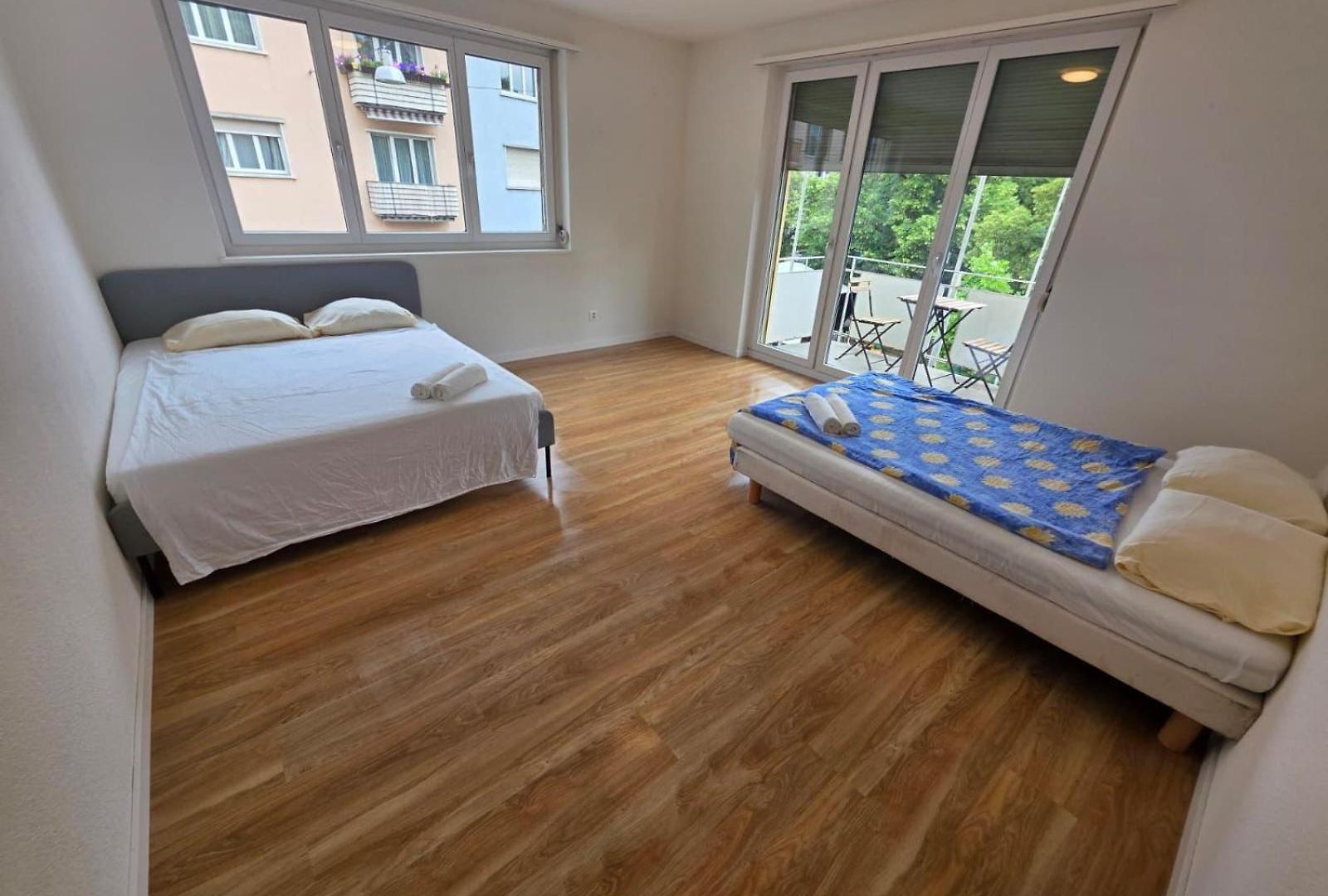 Large Flats, Center - Sche Apartment *