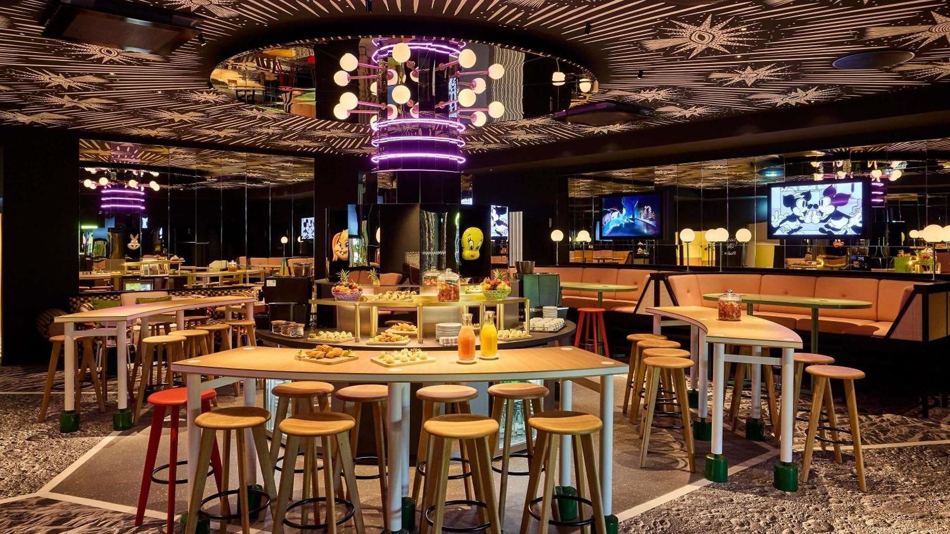 Mama Shelter Hotel 4*