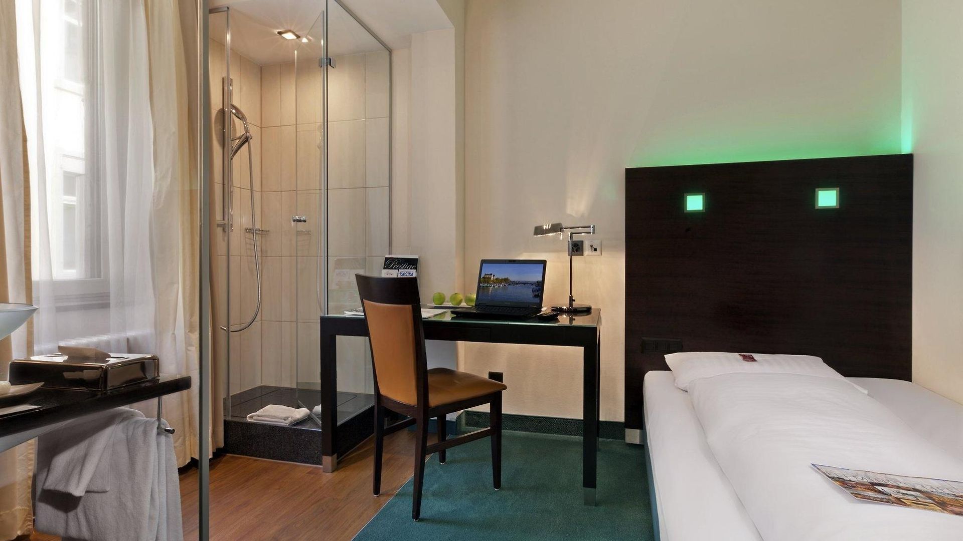 Stay2night Bs Hotel