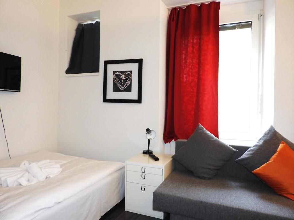 Inside Five 3*