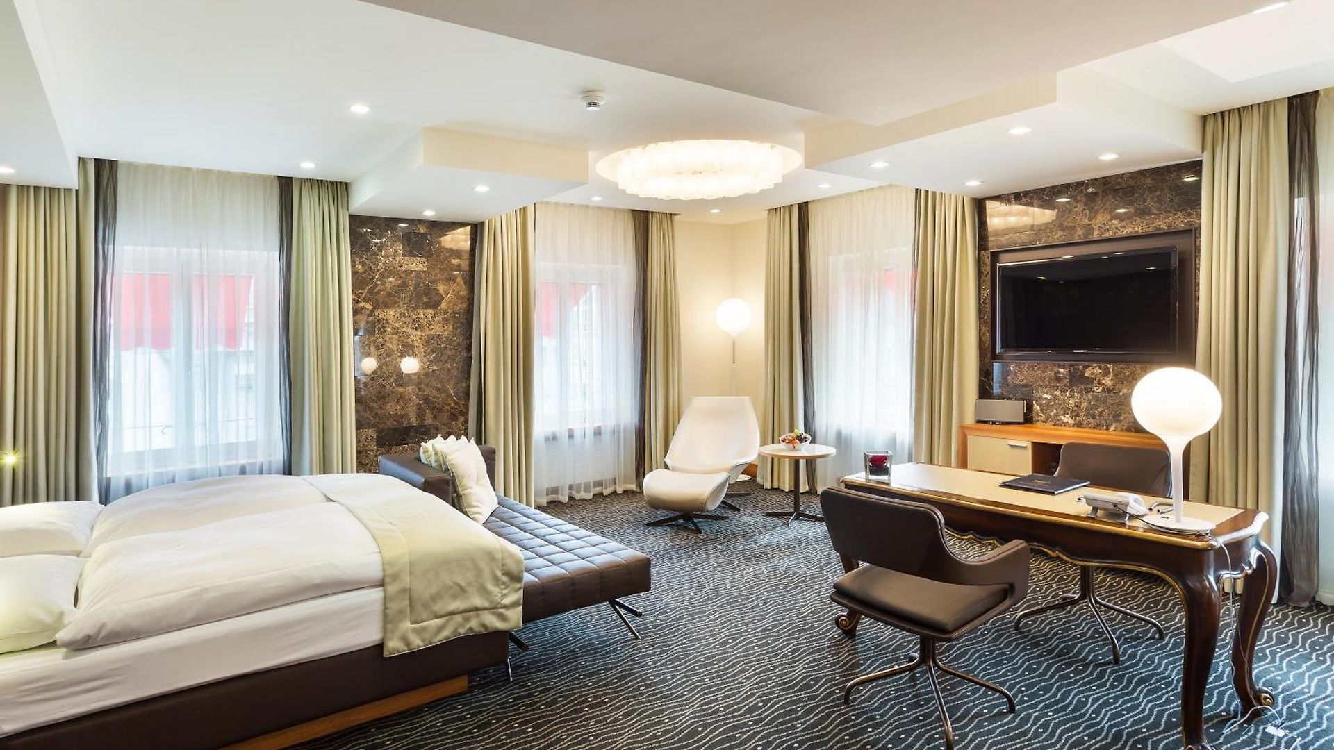 Hotel St.gotthard 4*