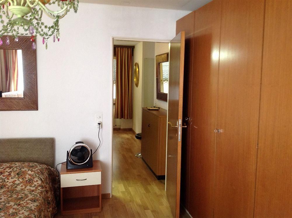 Hotel Center - Bellevue 3*