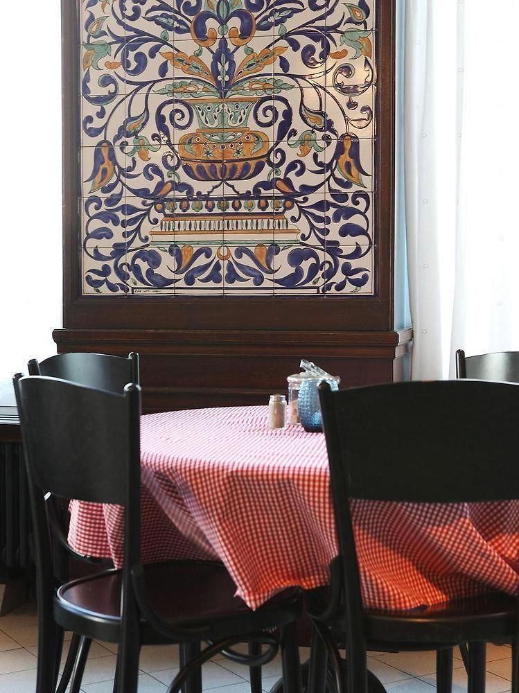Montana Hotel 3*