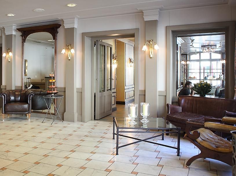 Montana Hotel