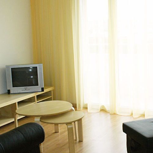 Swiss Star Tower - Self Check-in Apartment Zürich