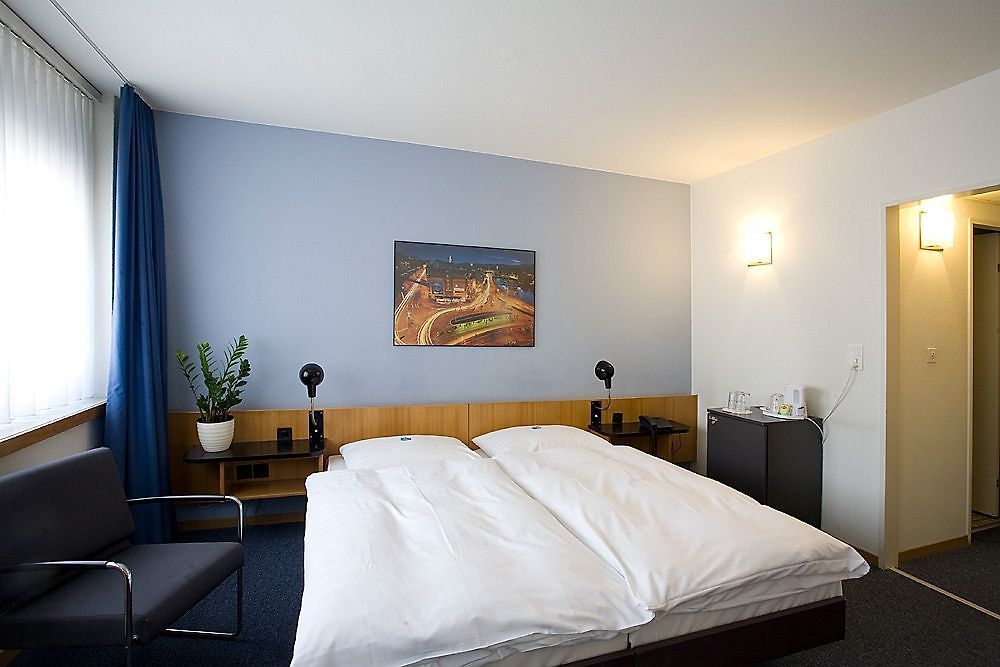 X-tra Hotel