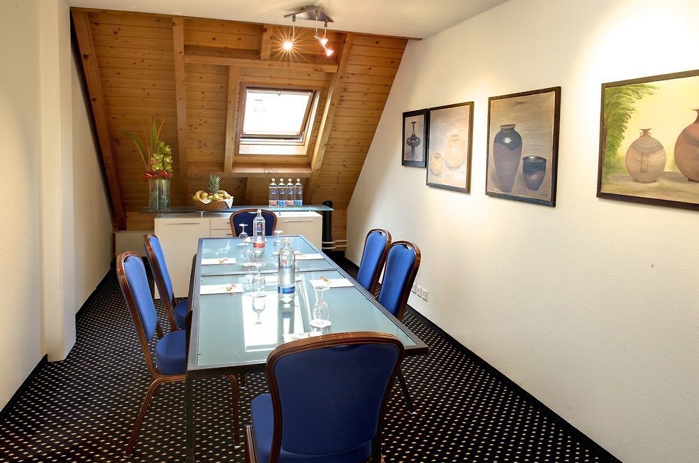 Züri By Fassbind Hotel 4*